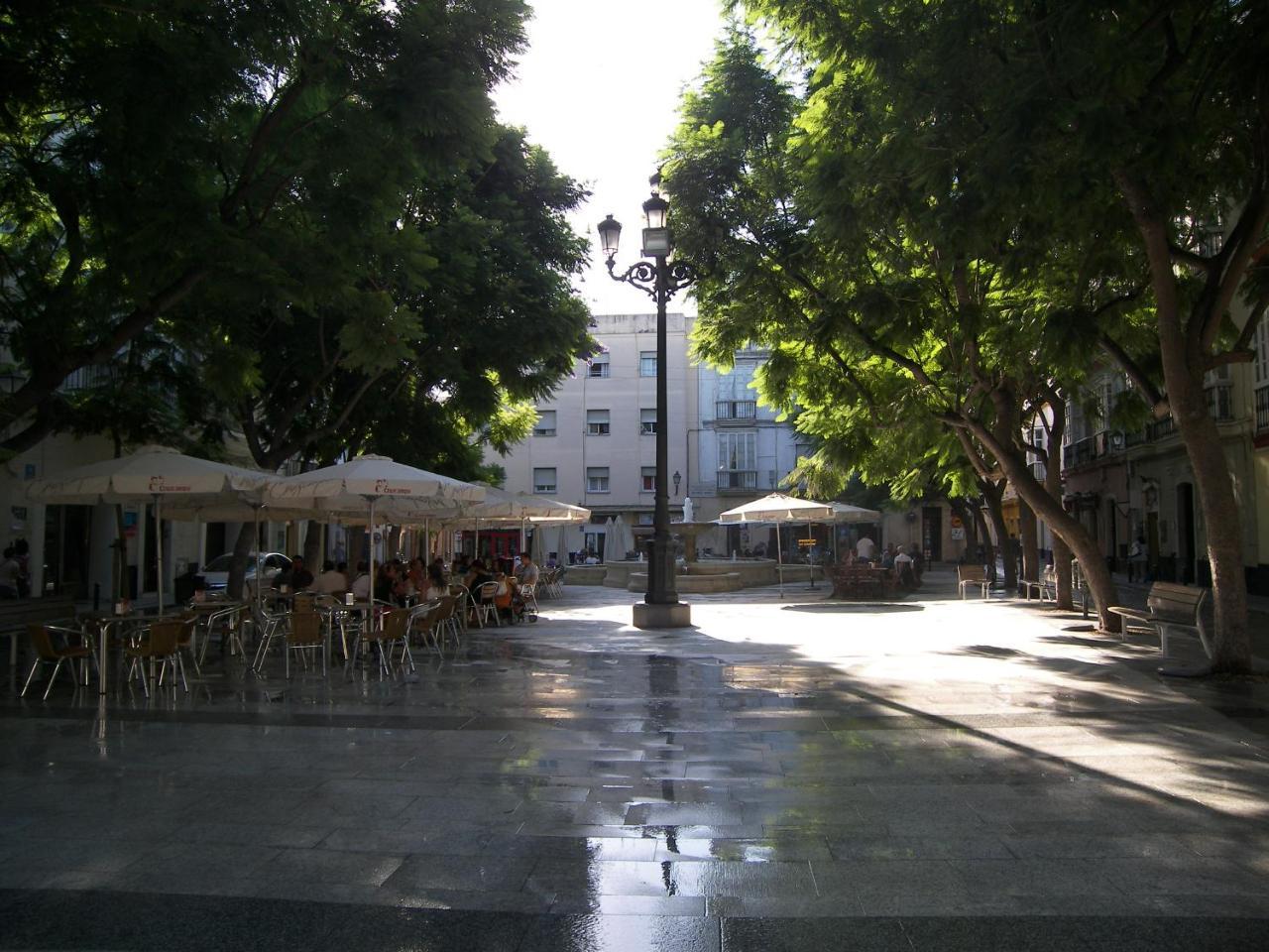 Apartamento 19 Dias Y Muchas Noches Cádiz Exterior foto